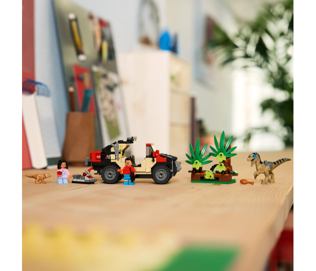 LEGO Jurassic World 76972 Ucieczka terenówką przed raptorem - 1331734 - zdjęcie 9